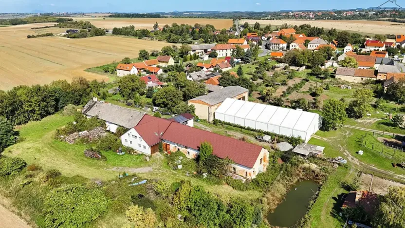 Prodej komerčního pozemku, Střemy, 7651 m2