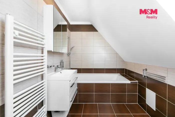 Prodej rodinného domu, Bor, Nádražní, 184 m2