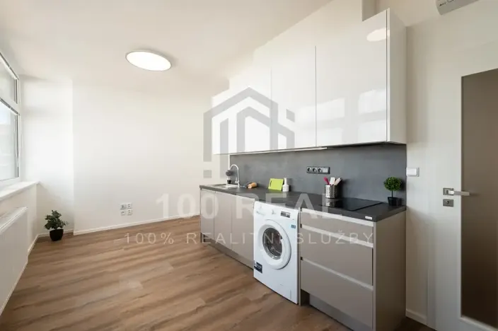 Pronájem bytu 1+kk, Pardubice, třída Míru, 27 m2