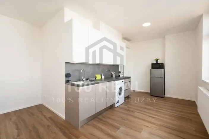 Pronájem bytu 1+kk, Pardubice, třída Míru, 27 m2