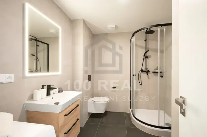 Pronájem bytu 1+kk, Pardubice, třída Míru, 30 m2