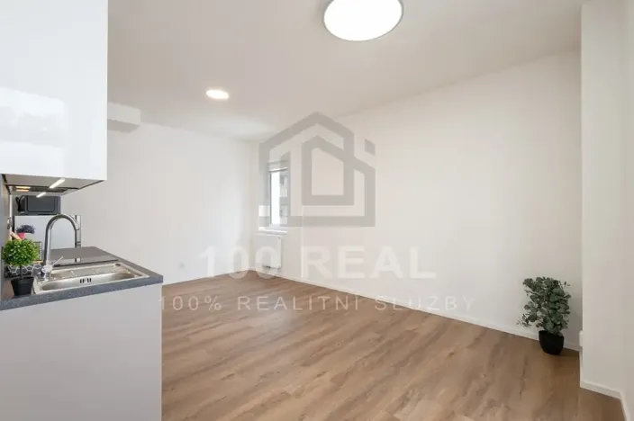 Pronájem bytu 1+kk, Pardubice, třída Míru, 32 m2