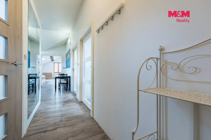 Prodej bytu 3+kk, Rožďalovice, Náměstí, 75 m2