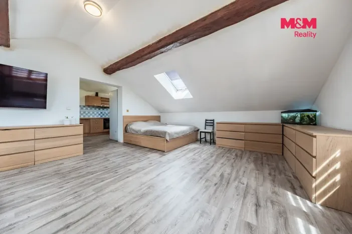 Prodej bytu 3+kk, Rožďalovice, Náměstí, 75 m2