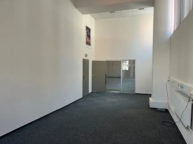 Pronájem kanceláře, Praha - Holešovice, Jankovcova, 240 m2
