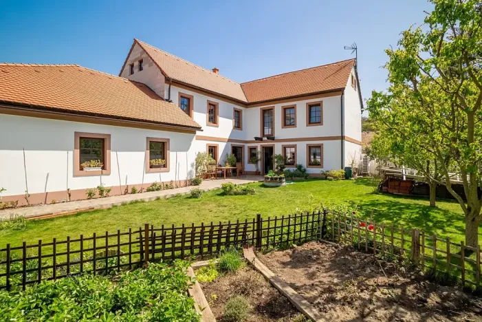 Pronájem rodinného domu, Stehelčeves, V. Moravce, 383 m2