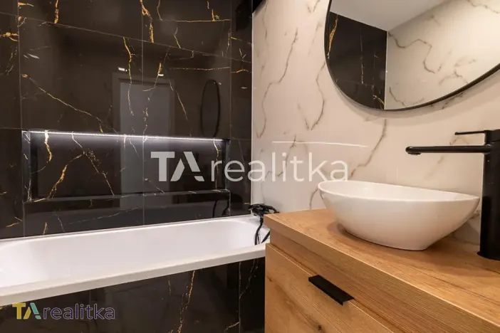 Prodej bytu 2+1, Karviná, Bratr. Veverkových, 56 m2
