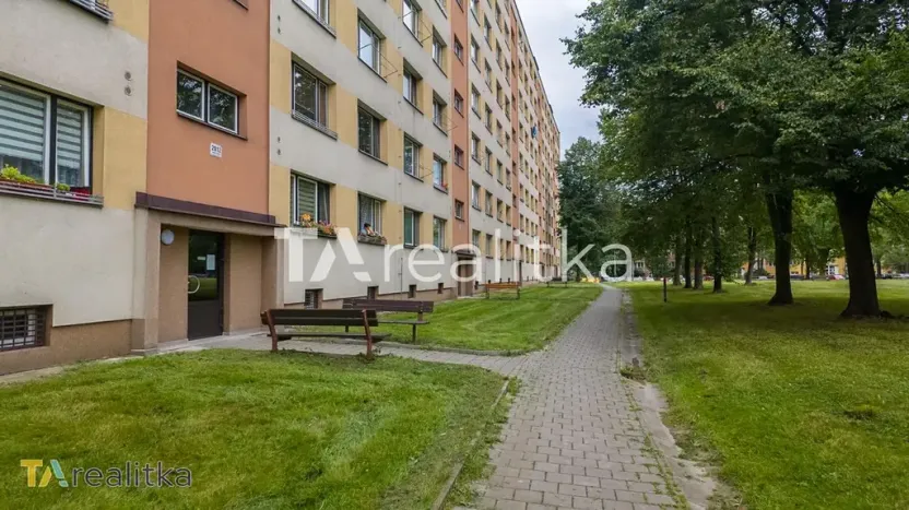 Prodej bytu 2+1, Karviná, Bratr. Veverkových, 56 m2