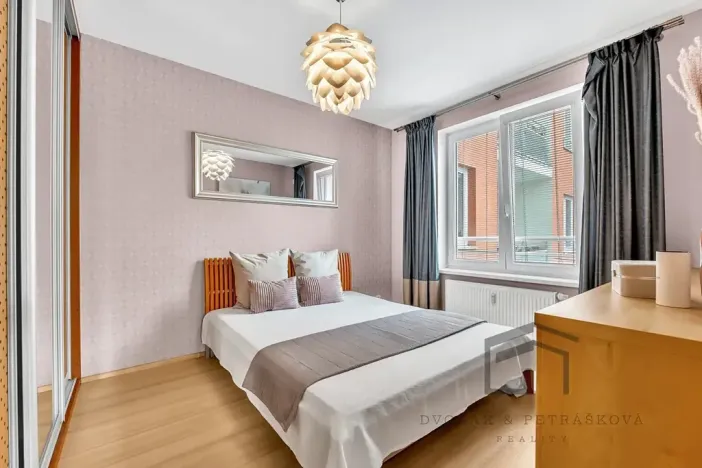 Pronájem bytu 2+kk, Praha - Záběhlice, Mattioliho, 61 m2