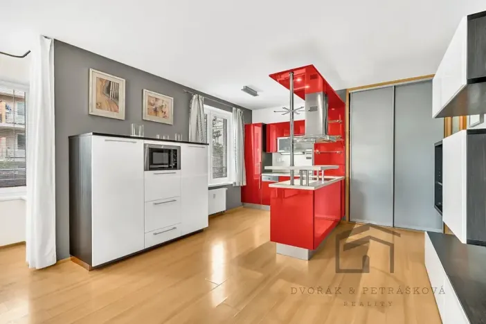 Pronájem bytu 2+kk, Praha - Záběhlice, Mattioliho, 61 m2