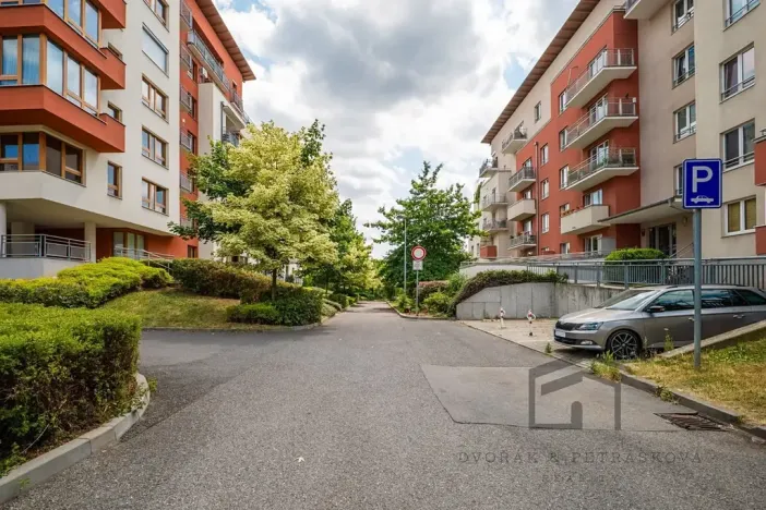 Pronájem bytu 2+kk, Praha - Záběhlice, Mattioliho, 61 m2