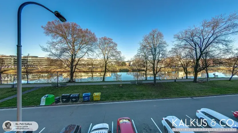 Pronájem bytu 1+kk, Hradec Králové, Smetanovo nábřeží, 27 m2