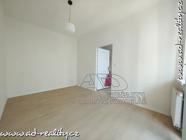Pronájem bytu 2+kk, Praha - Vršovice, Oblouková, 41 m2