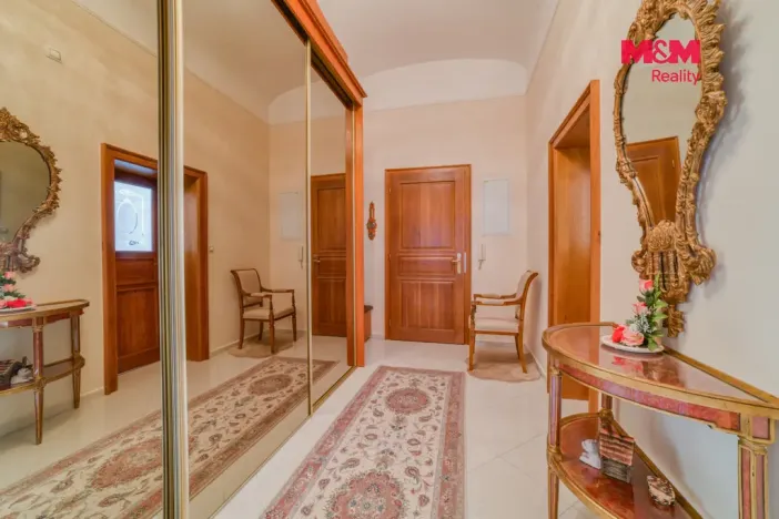 Prodej bytu 3+1, Mariánské Lázně - Úšovice, Anglická, 95 m2
