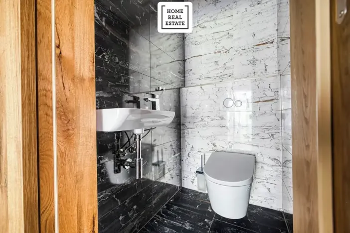 Prodej bytu 4+kk, Karlovy Vary, Šumavská, 171 m2