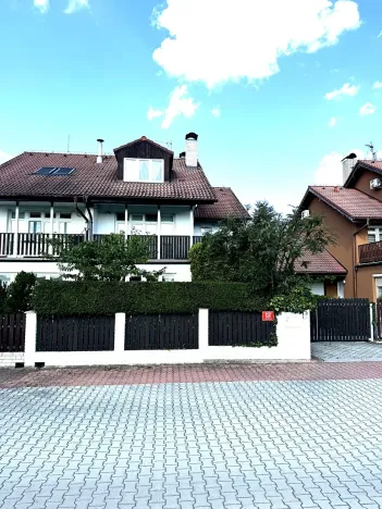 Prodej rodinného domu, Praha - Benice, Okrasná, 230 m2