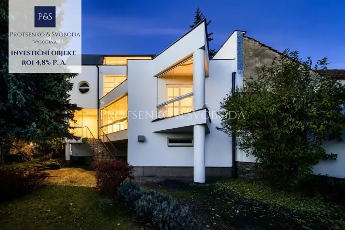 Prodej vily, Křižanov, Benešovo náměstí, 530 m2