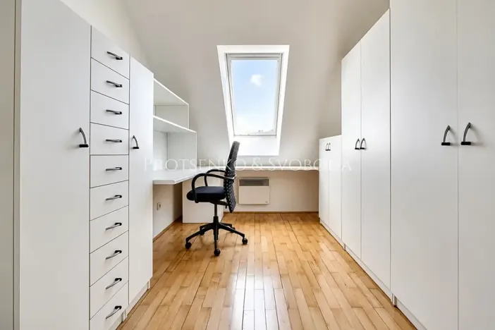 Prodej ordinace, Křižanov, Benešovo náměstí, 530 m2