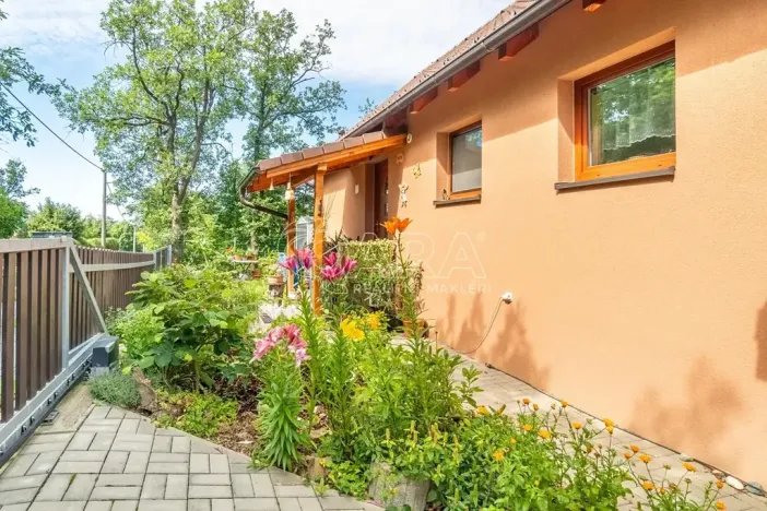 Prodej chaty, Dolní Břežany, U Lesa, 50 m2
