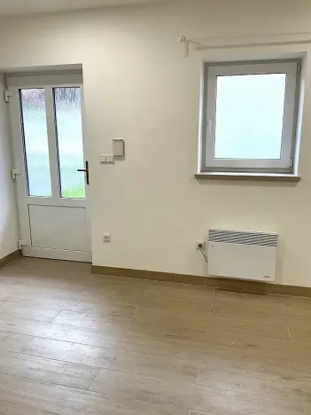 Pronájem komerční nemovitosti, Hořátev, 22 m2