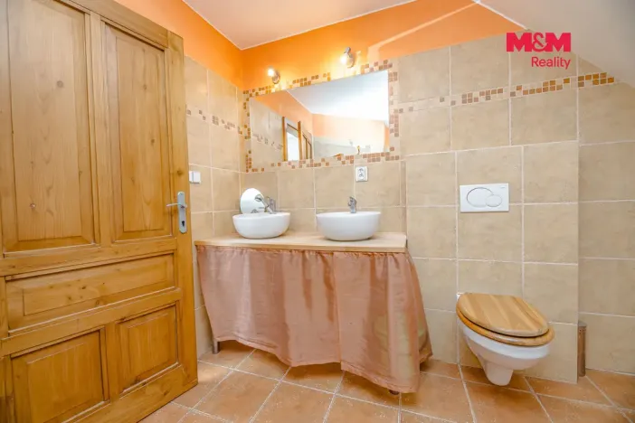 Prodej rodinného domu, Deštné v Orlických horách, 400 m2