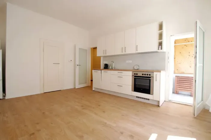 Pronájem bytu 2+kk, Praha - Žižkov, Biskupcova, 44 m2
