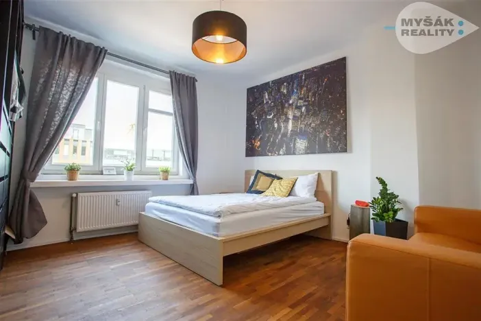 Pronájem bytu 2+kk, Praha - Karlín, Pobřežní, 56 m2