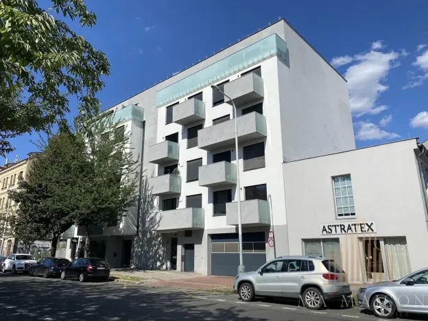 Pronájem bytu 1+kk, Praha - Holešovice, Na Maninách, 33 m2