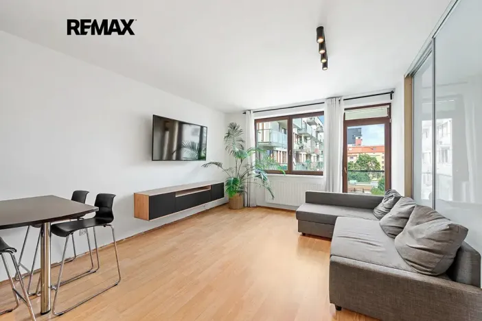 Prodej bytu 2+kk, Praha - Holešovice, Osadní, 54 m2