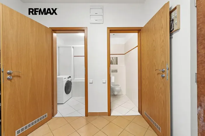 Prodej bytu 2+kk, Praha - Holešovice, Osadní, 54 m2
