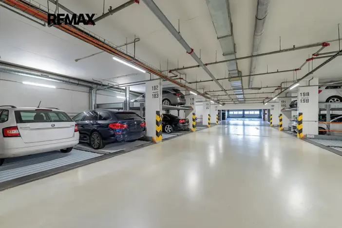 Prodej bytu 2+kk, Praha - Holešovice, Osadní, 54 m2