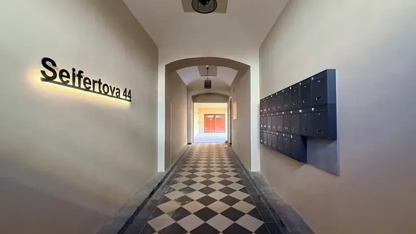 Pronájem bytu 1+kk, Praha - Žižkov, Seifertova, 25 m2