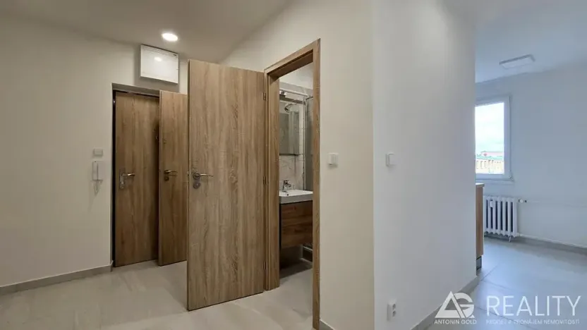 Pronájem bytu 2+1, Praha - Malešice, Chotutická, 54 m2