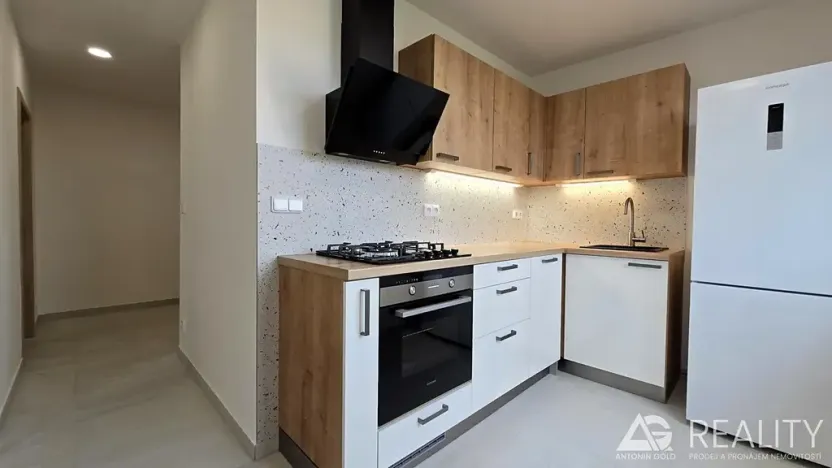 Pronájem bytu 2+1, Praha - Malešice, Chotutická, 54 m2