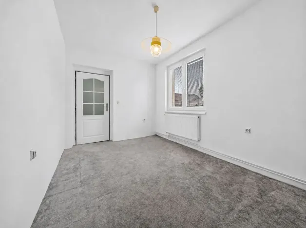 Prodej bytu 3+1, Černuc, 79 m2
