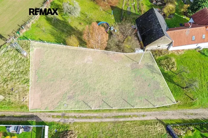 Prodej pozemku pro bydlení, Chomle, 757 m2