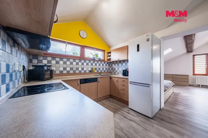 Prodej bytu 3+kk, Rožďalovice, Náměstí, 68 m2
