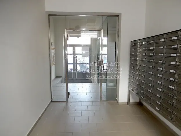 Pronájem kanceláře, Praha - Karlín, Thámova, 15 m2