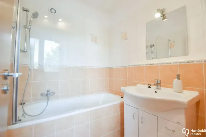 Pronájem bytu 2+1, Olomouc, tř. Kosmonautů, 54 m2
