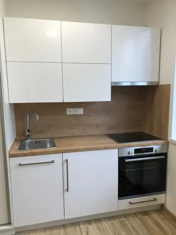 Pronájem bytu 1+kk, Zlín, Štefánikova, 26 m2