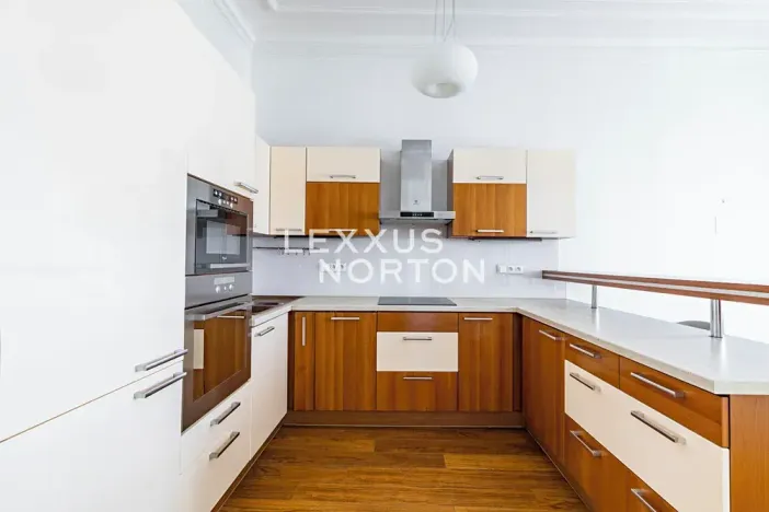 Pronájem bytu 4+1, Praha - Malá Strana, Zborovská, 154 m2