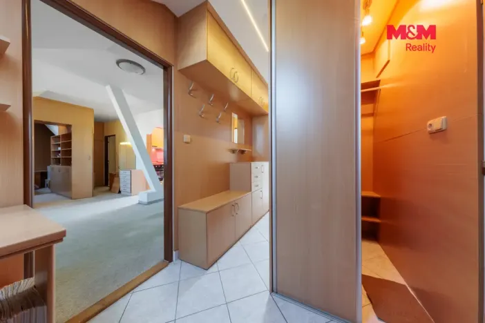 Prodej bytu 3+1, Ostrov, Masarykova, 87 m2