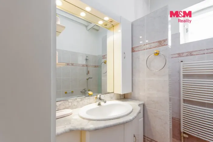 Prodej atypického bytu, Orlová - Město, Fr. Palackého, 140 m2