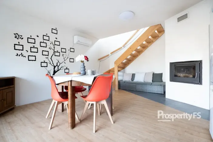 Prodej rodinného domu, Veleň, 141 m2