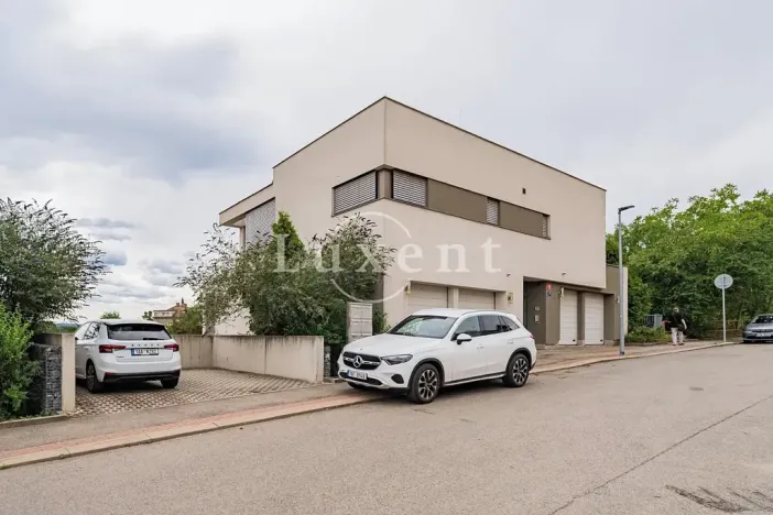 Prodej bytu 2+kk, Praha - Hlubočepy, Výhledová, 74 m2