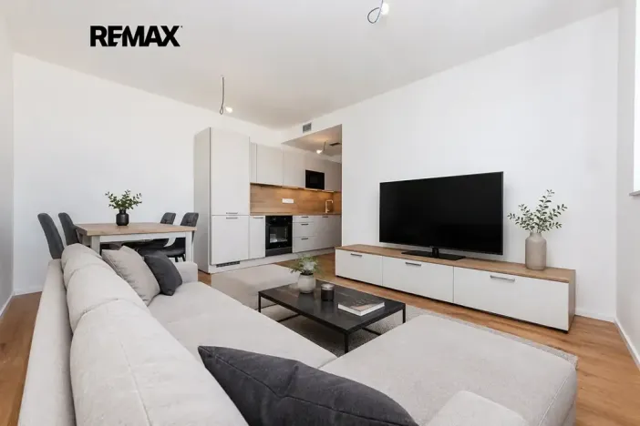 Prodej bytu 2+kk, Praha - Radlice, U Komína, 41 m2