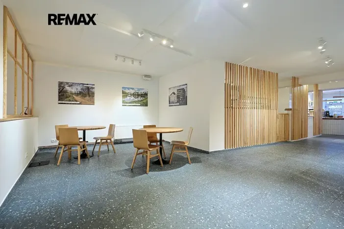 Pronájem obchodního prostoru, Plzeň, Škroupova, 210 m2
