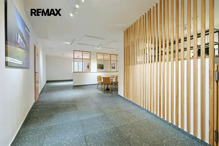 Pronájem obchodního prostoru, Plzeň, Škroupova, 210 m2
