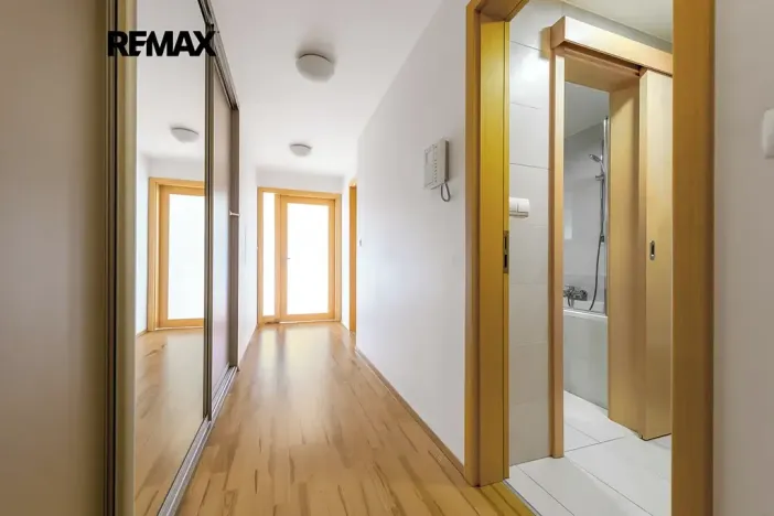 Pronájem bytu 2+kk, Praha - Žižkov, Ke kapslovně, 70 m2