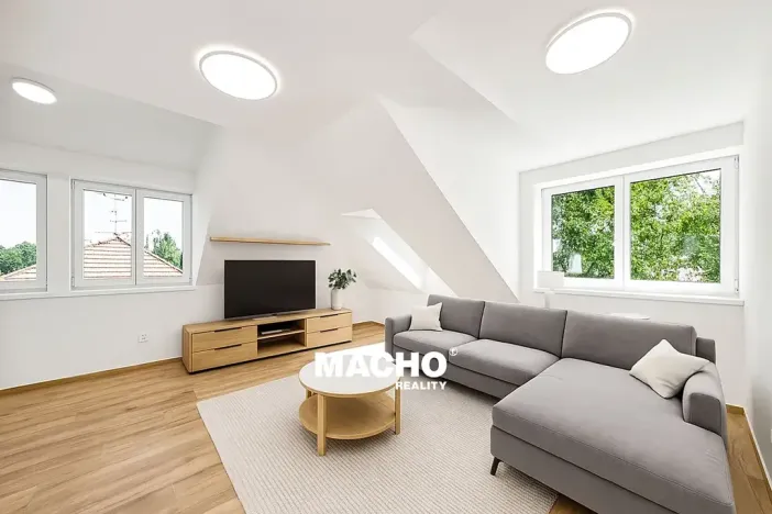 Pronájem bytu 2+kk, Mníšek pod Brdy, 5. května, 53 m2